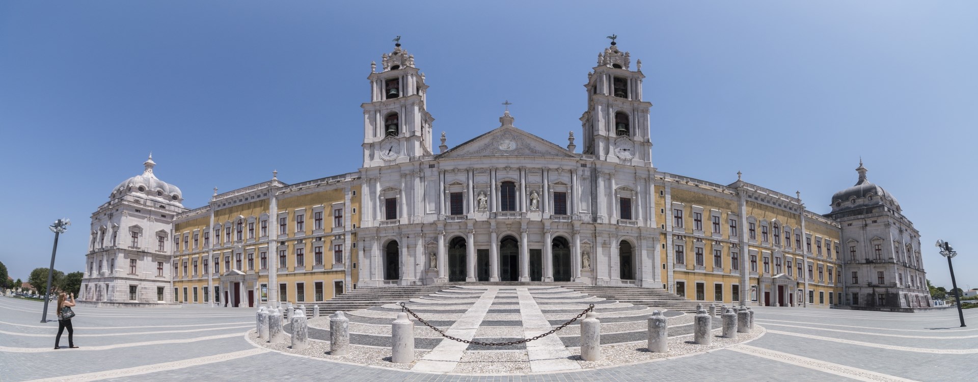 Palacio Nacional Mafra Shutterstock by Mauro Rodrigues