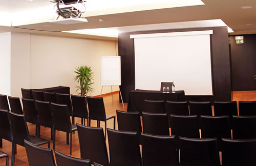 Four Views Baía - sala de reuniões
