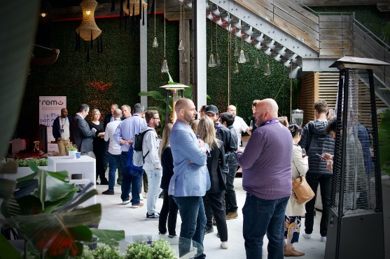 Running Remote Conference - attendees networking during coffee break